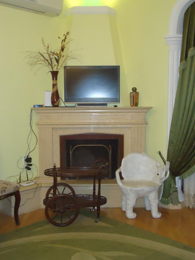 Bed and Breakfast Albatros Тбилиси Экстерьер фото