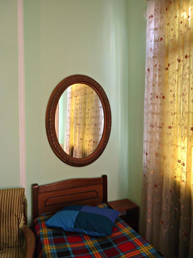 Bed and Breakfast Albatros Тбилиси Экстерьер фото